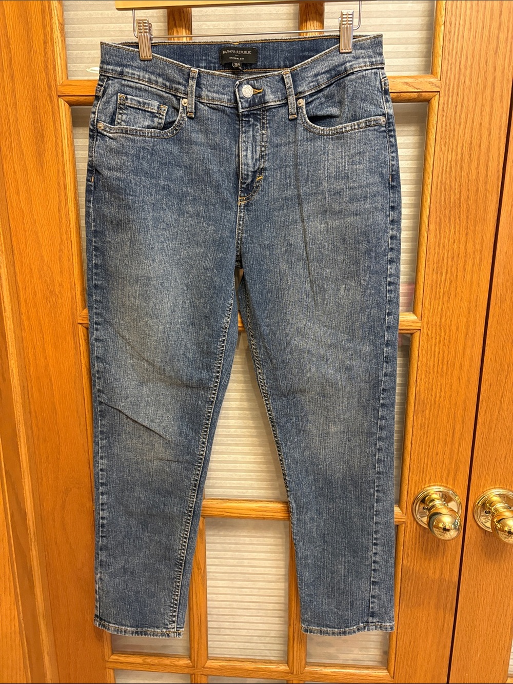 EUC Banana Republic Girlfriend Jeans in Medium Blue Wash